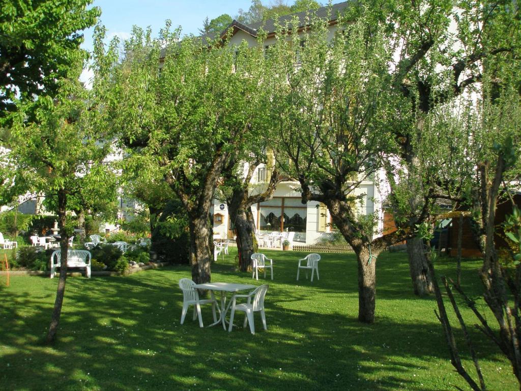 Hotel Des Alpes Brides-les-Bains Exterior foto